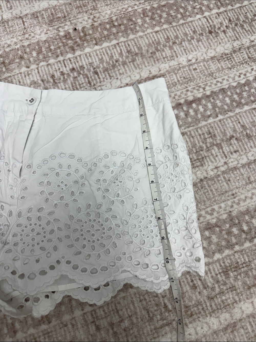 White Eyelet Scallop Hem Women’s Shorts - Classic Summer Style - Picture 6 of 6